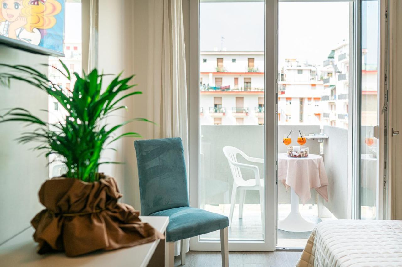Hotel Pigalle Lido di Jesolo Exterior foto