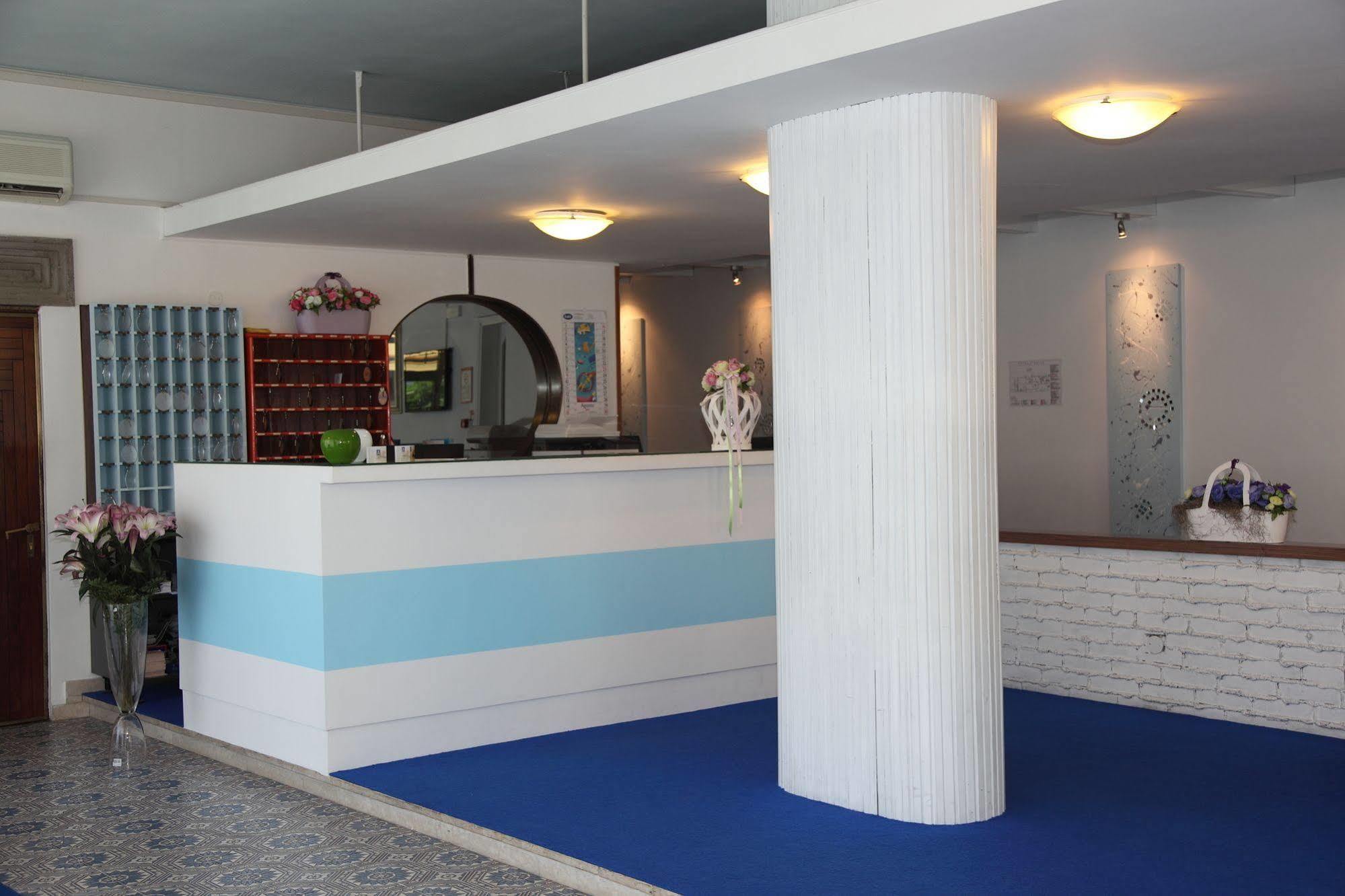 Hotel Pigalle Lido di Jesolo Exterior foto